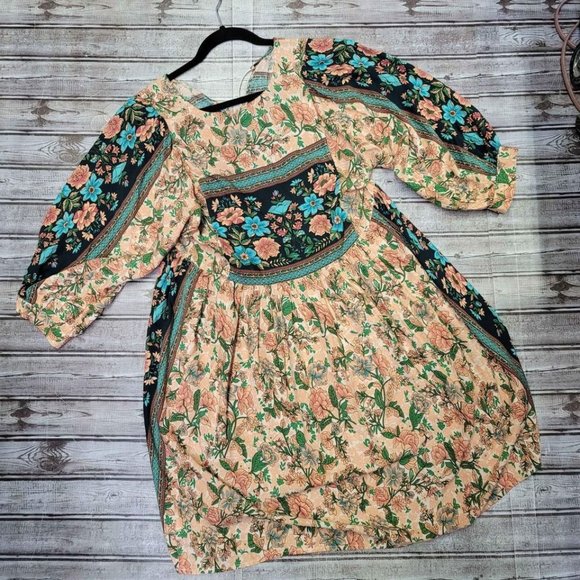 GiGio, Gorgeous Boho-Floral, Low V-Cut - Picture 7 of 10